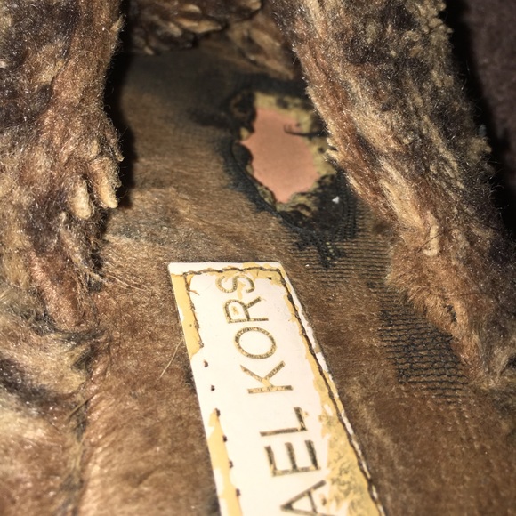 Micheal Kors Cheetah Slippers - Picture 6 of 7